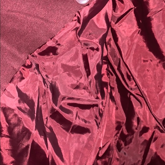 Burgundy coat - Picture 4 of 6